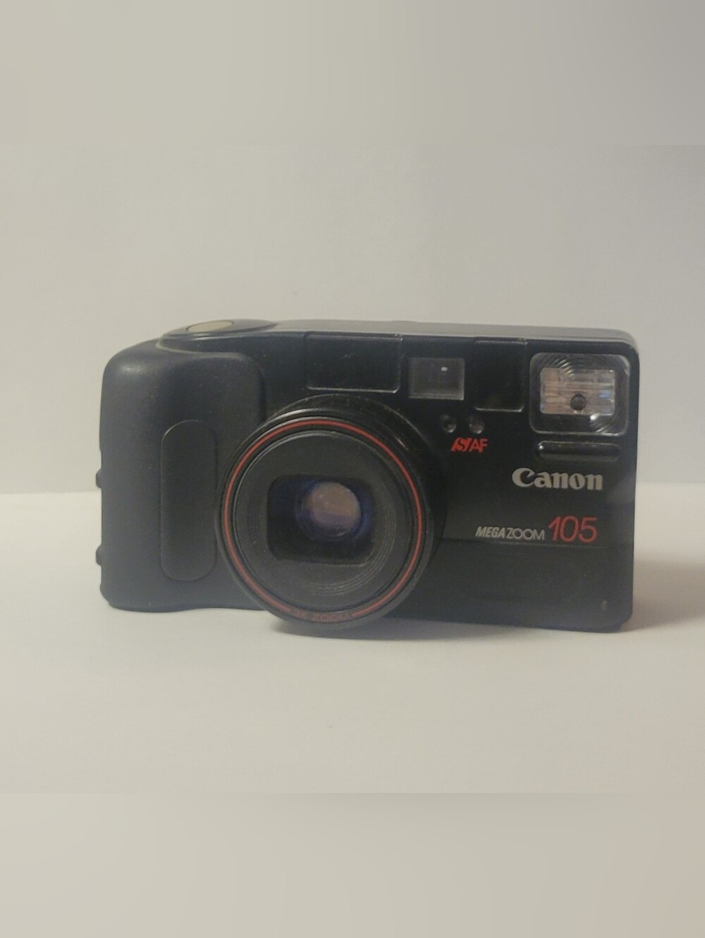 Canon MegaZoom 105 Black Point-and-Shoot Film Camera with Red Accent - Picture 1 of 5